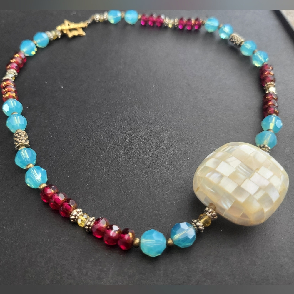 Beaded Necklace w/ Mother of Pearl Checkerboard Cube - Picture 3 of 4